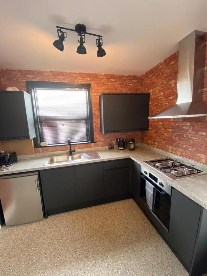 1 Bed Flat With Parking Near Town Centre Emsworth Exterior foto
