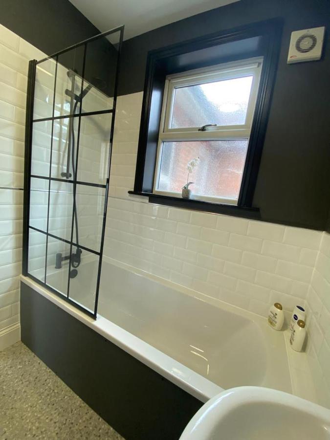 1 Bed Flat With Parking Near Town Centre Emsworth Exterior foto