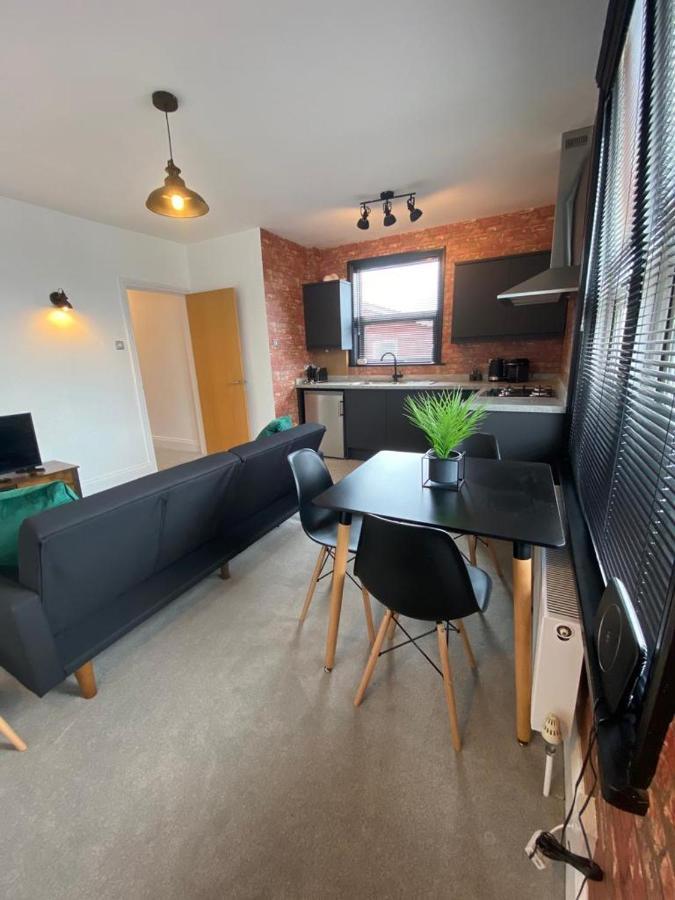 1 Bed Flat With Parking Near Town Centre Emsworth Exterior foto